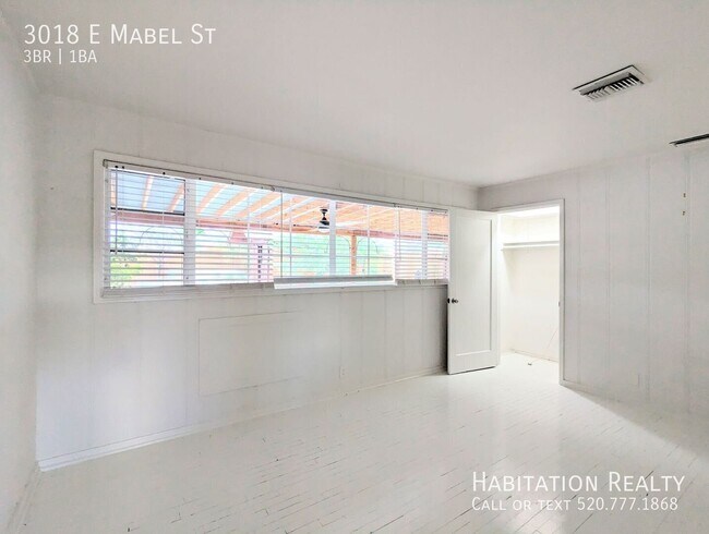 Building Photo - 3018 E Mabel St