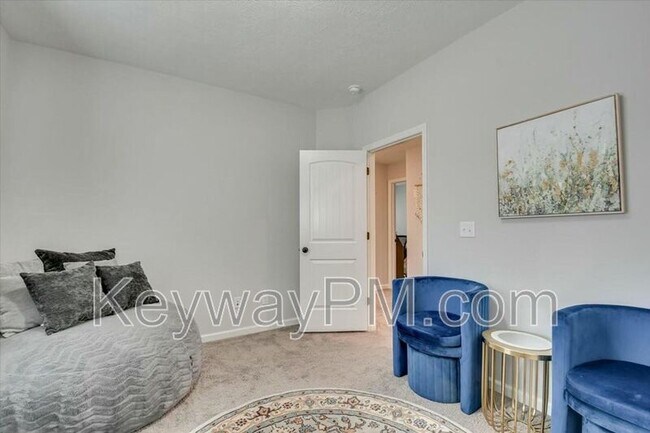 Building Photo - 1044 Mulford Lp