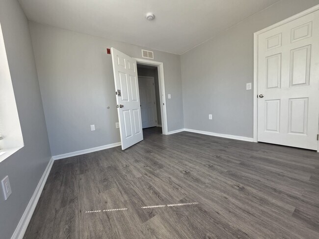Building Photo - 223 N Tatnall St