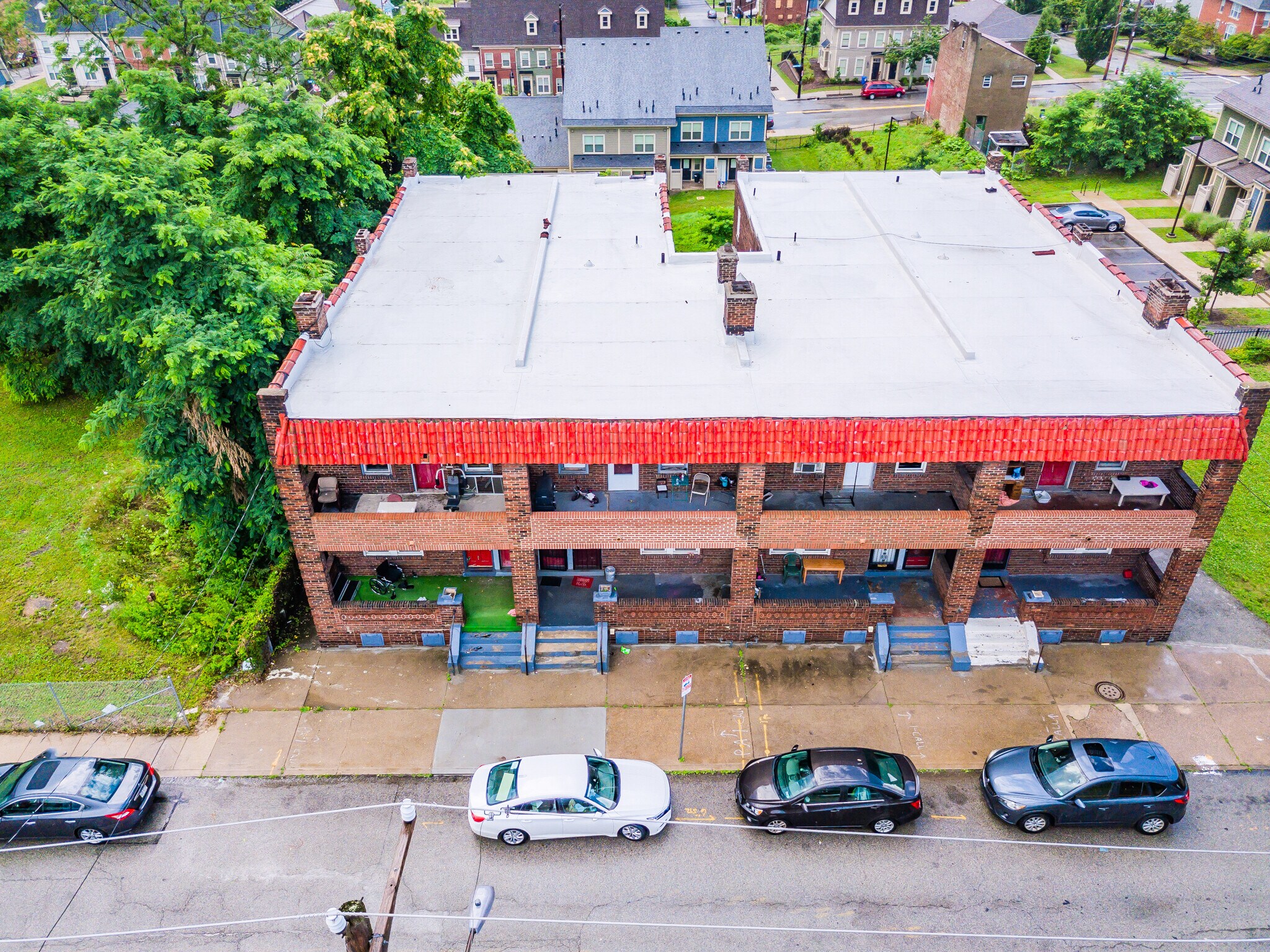 Building Photo - 2118 Bedford Ave