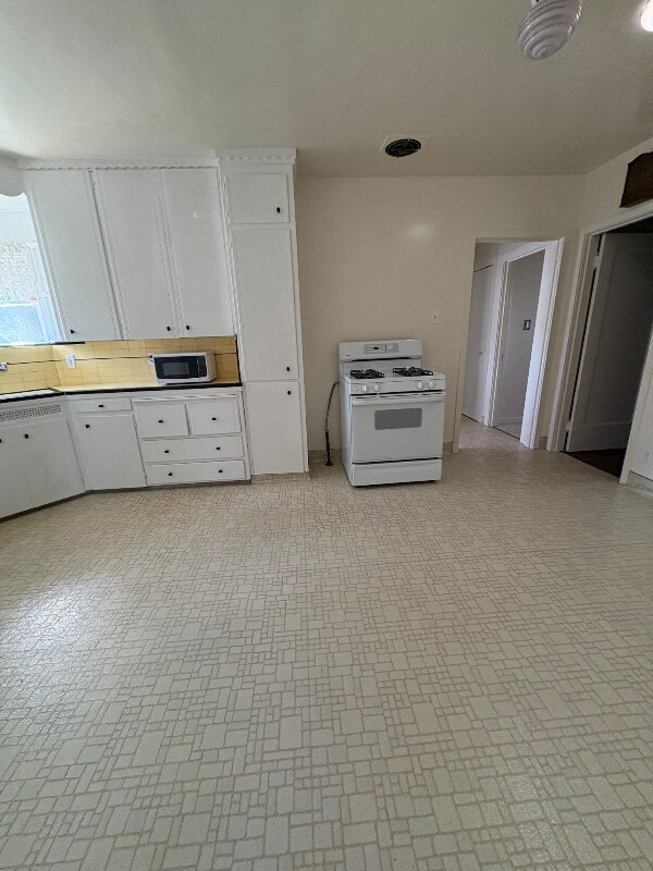 Building Photo - 1440 D St