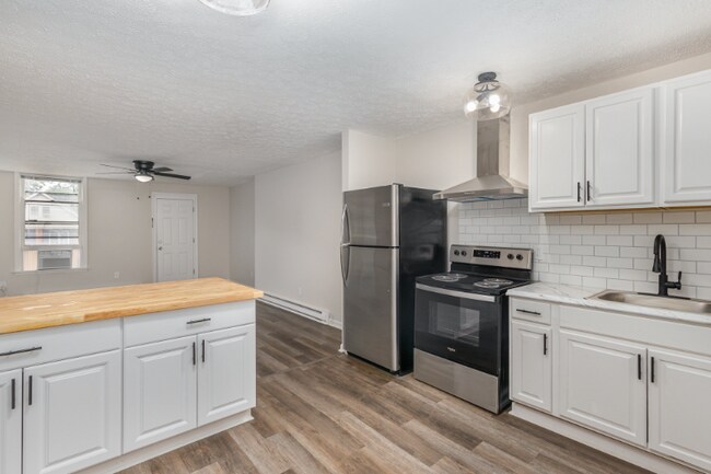 Building Photo - 3028 Cleinview Ave