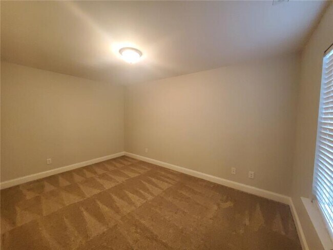 Building Photo - 34 Fiore Dr