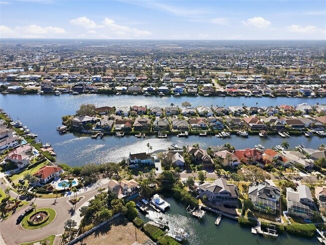 Building Photo - 909 Allegro Ln