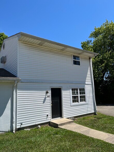 Building Photo - 208 Homestead Ave