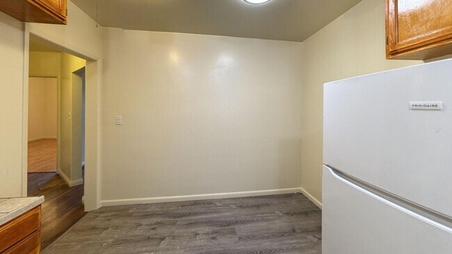 Building Photo - 4253 1/2 S Centinela Ave-