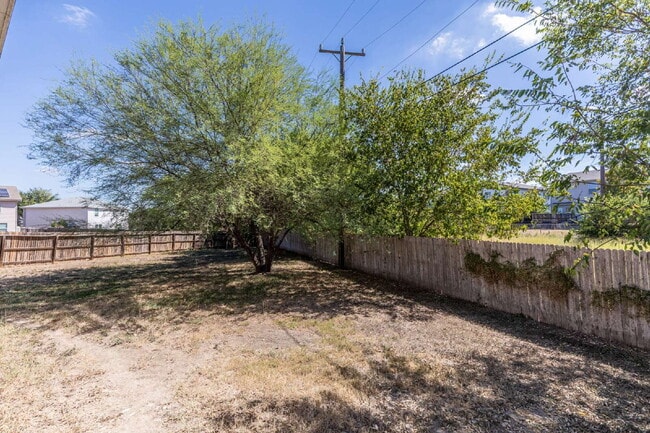 Building Photo - 9802 Vandenberg Way