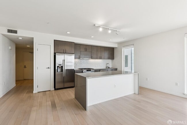 Building Photo - 52 Innes Ct