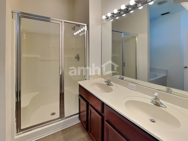 Building Photo - 508 Azalea Bloom Dr