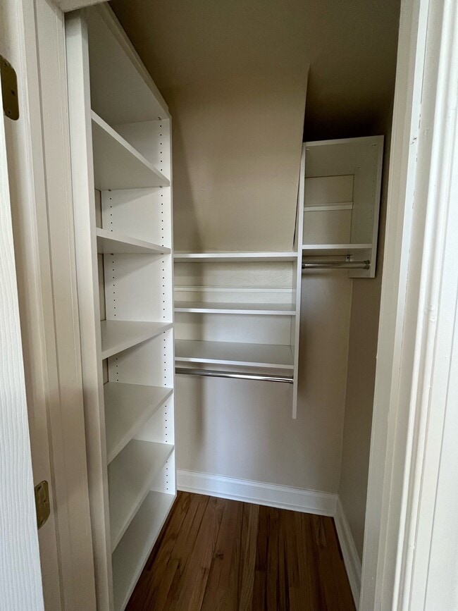 Building Photo - 185 Lodi Way