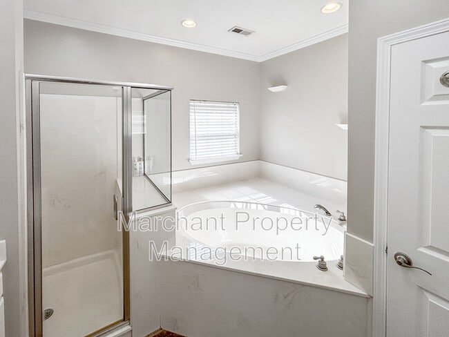 Building Photo - 317 Hunter Rd