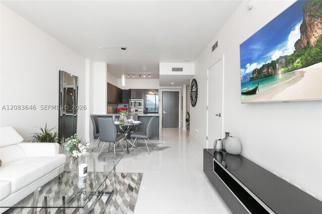 Building Photo - 1080 Brickell Ave