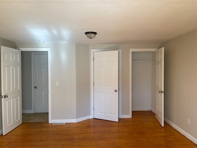Building Photo - 14 Surry Park Rd