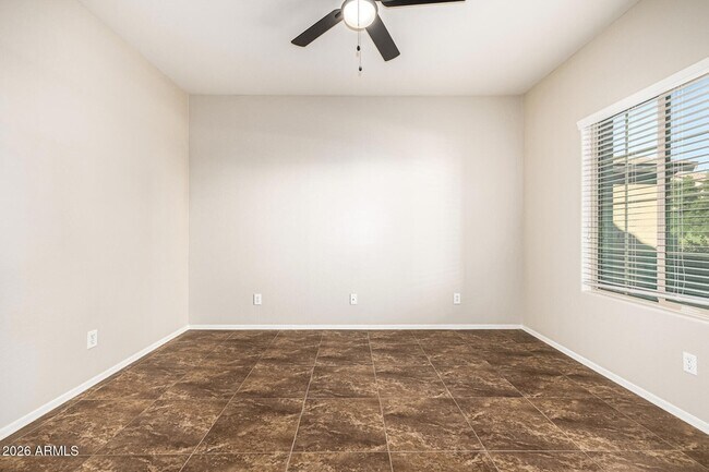 Building Photo - 10809 W Saddlehorn Rd