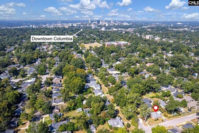 Building Photo - Charming Shandon Corner Lot Home – Hardwood Floors, Fenced Yard + $500 Off 2nd Month!