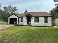 Building Photo - 3 Bed 2 Bath ready to rent!