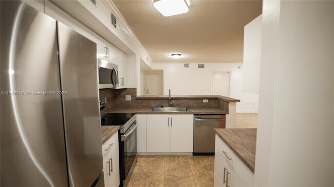Primary Photo - 2123 Renaissance Blvd