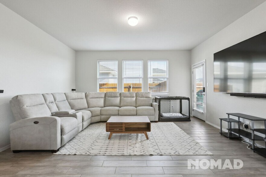 Building Photo - 209 Lake Placid Run