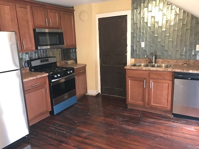 Building Photo - 209 Gregory St