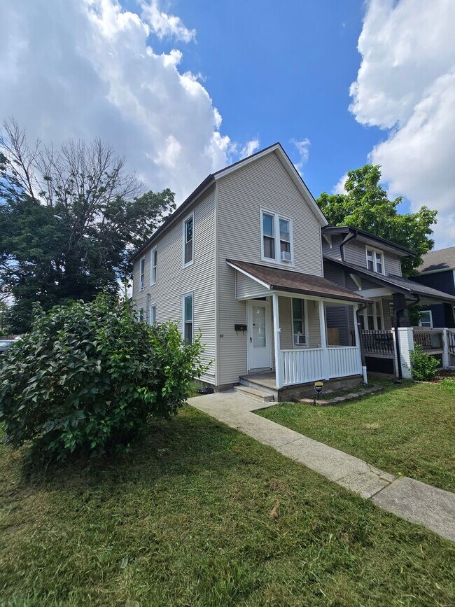 Primary Photo - 2 BEDROOM SINGLE FAMILY HOME