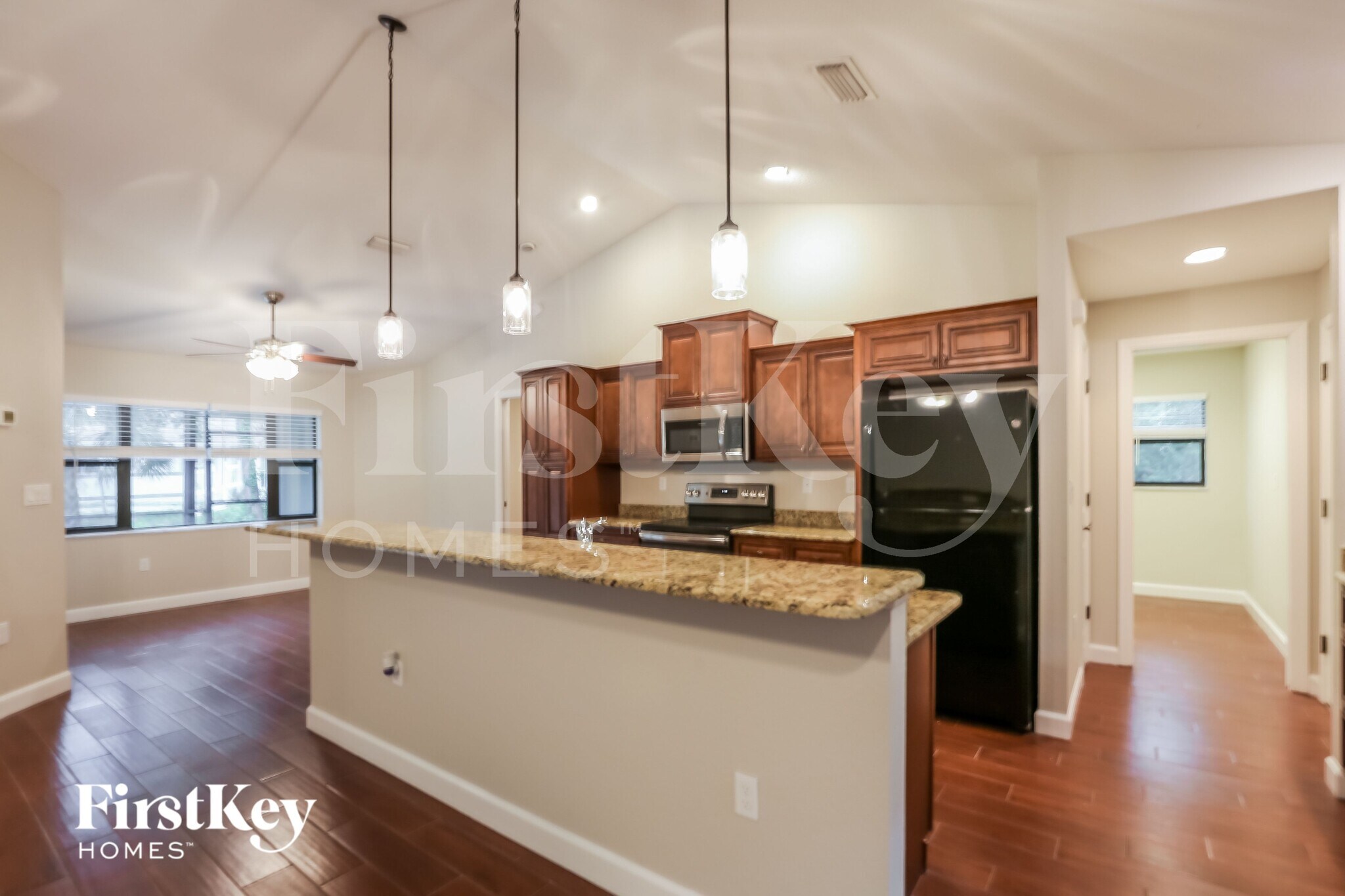 Building Photo - 2267 Kamsler Ave