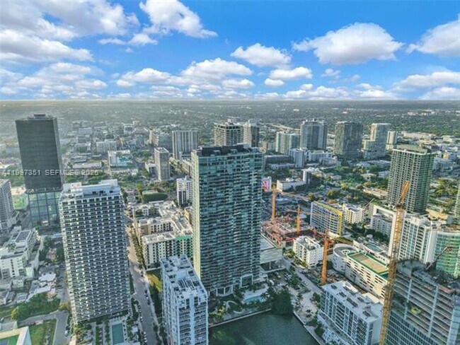 Building Photo - 460 NE 28th St