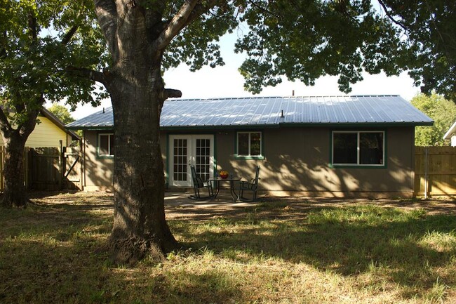 Building Photo - 4605 Button Bend Rd