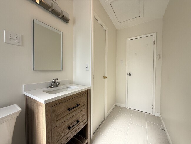 Building Photo - 814 Taylor St