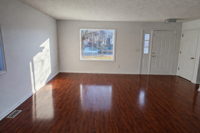 Building Photo - 6645 Queens Park Ave