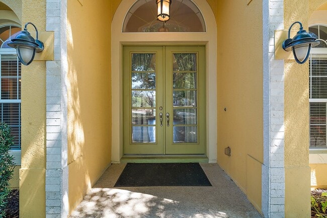 Building Photo - Gorgeous 3-Bedroom, 2-Bath in Bright Water...