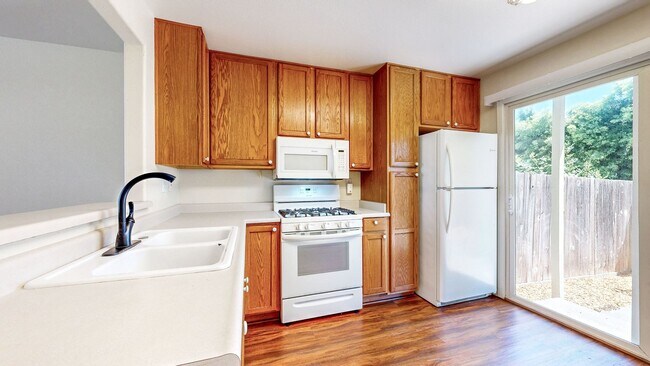 Building Photo - 1211 Hidden Creek Pl