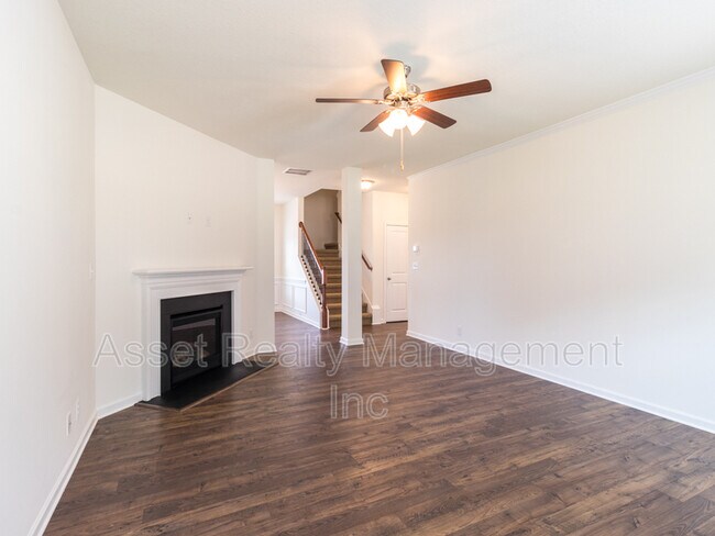 Building Photo - 4831 Birchcrest Ln