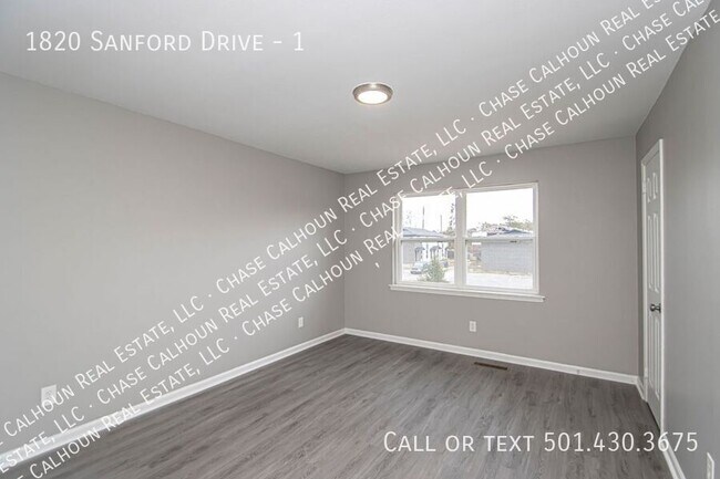 Building Photo - 1820 Sanford Dr