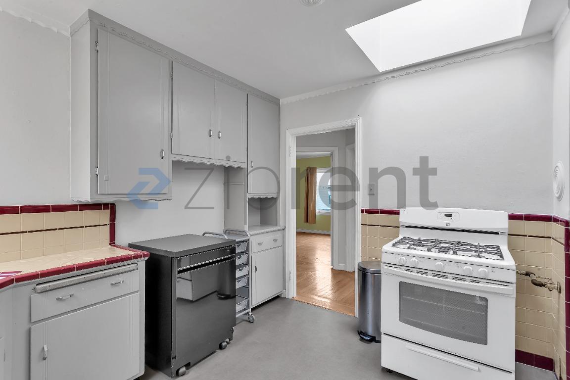 Building Photo - Unit