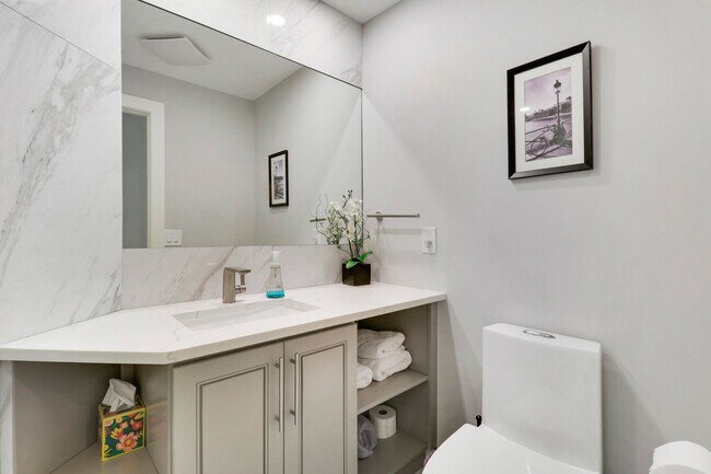 Building Photo - 104 Sea Oats Dr