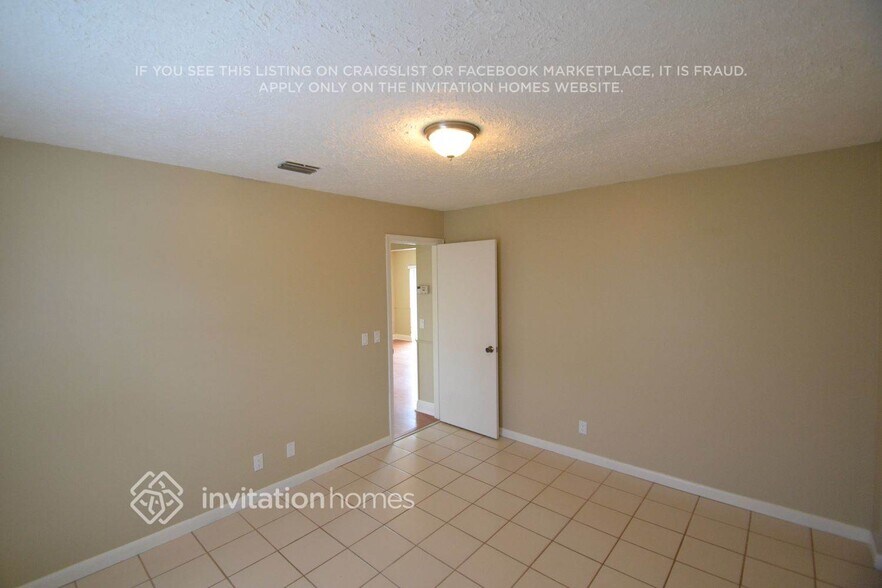 Building Photo - 132 La Mancha Ave