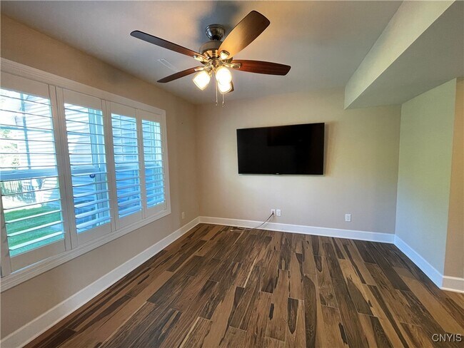Building Photo - 7504 Birdsong Ln