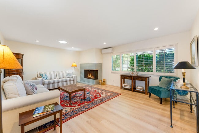 Building Photo - 4126 Foothill Rd