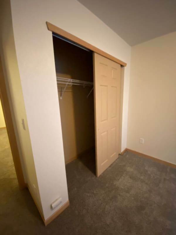 Building Photo - 4644 Brenton Dr