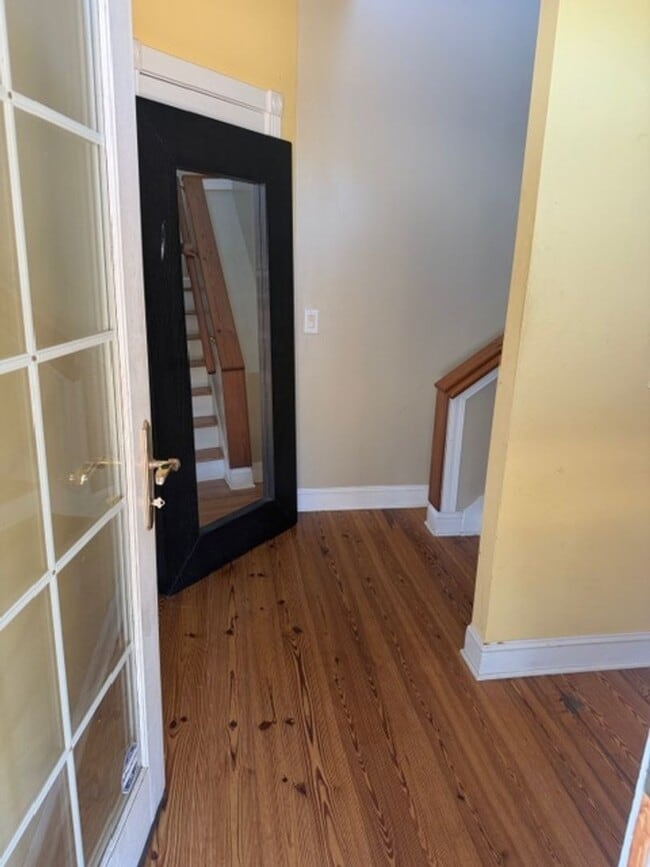 Building Photo - Welcome To Midway Farms NO HOA