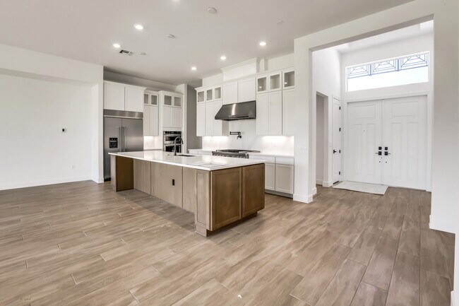 Building Photo - 20161 SE Bridgewater Dr