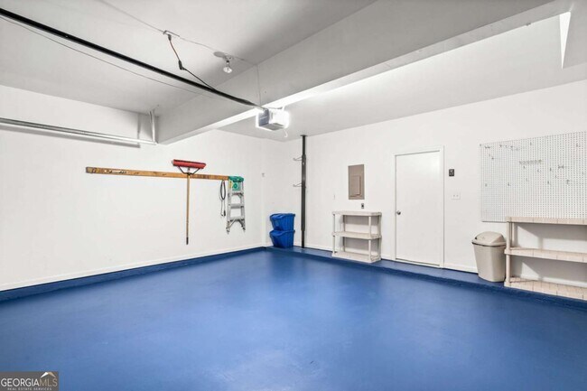 Building Photo - 529 Eastland Dr