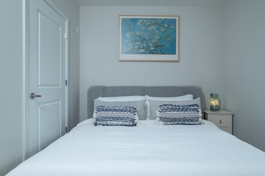 Building Photo - 360 Foley St