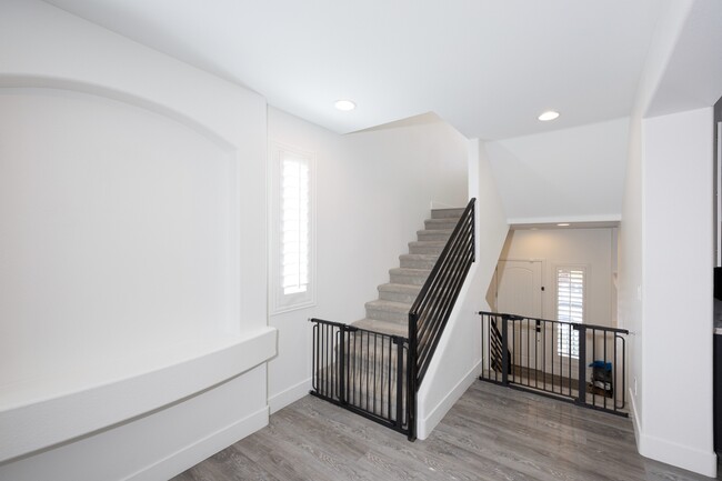 Building Photo - 10658 Salmon Leap St