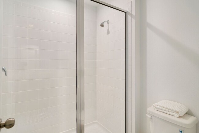 Building Photo - 9194 Seascape Cv