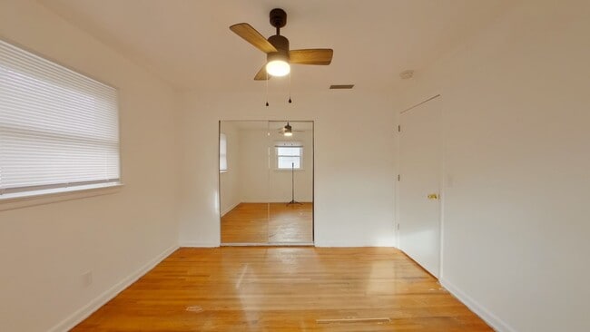 Building Photo - 3 Bedroom Home