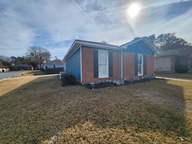 Building Photo - Cozy 3 Bedroom 2 Bath Corner Lot in Columbus, GA