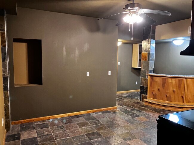 Building Photo - 164 Golden Meadow Dr