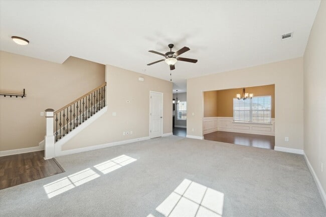 Building Photo - MOVE-IN READY! (Pet Friendly)