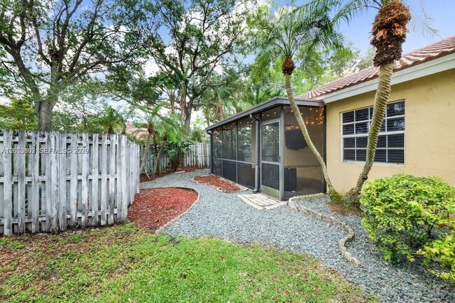 Building Photo - 1377 Garden Rd